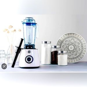 Beautiful brand new Royal Prestige Blender Max!!